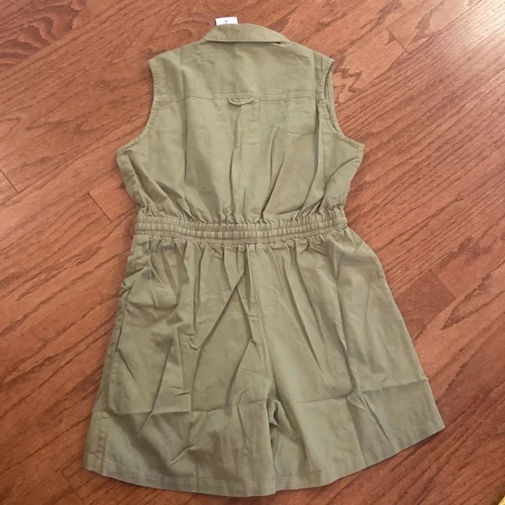 NWT Nikki Saggaro shorts jumper/romper olive green size large- with pockets